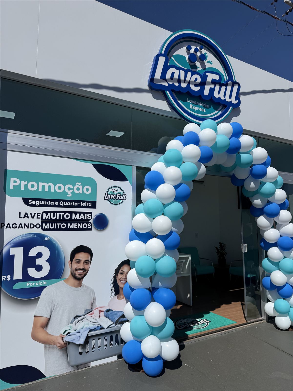 Fachada da LaveFull Cravinhos